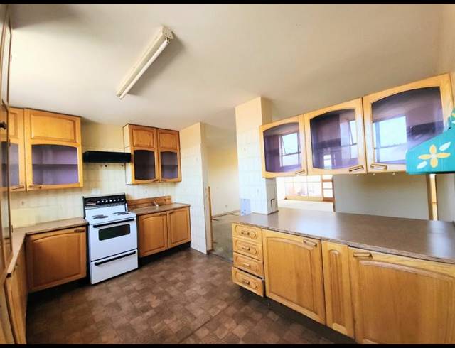 3 BEDROOM APARTMENT FOR SALE IN SINOVILLE